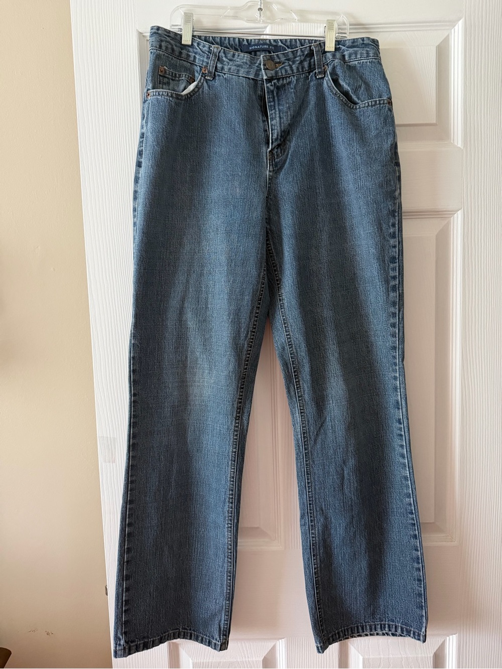 Bill Blass Men's Straight-Leg Jeans in Medium Blue
